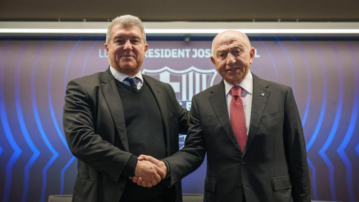 Joan Laporta, presidente del Barcelona, y Nihat Özdemir, presidente de Limak Holding. Joan Laporta, presidente del Barcelona, y Nihat Özdemir, presidente de Limak Holding.