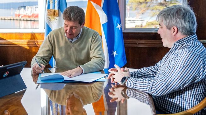 Gustavo Melella convocó a elecciones convencionales para el 9 de agosto.