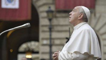 El 13 de marzo de 2013, el entonces arzobispo de Buenos Aires y Primado de Argentina, se imponía el nombre de Francisco al haber sido elegido Papa.