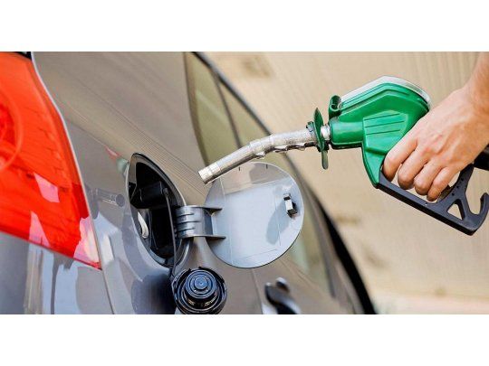 El litro de nafta Premium ya se paga $ 45 en el Interior del país