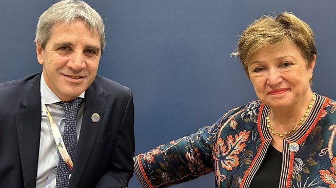 Caputo, junto a la titular del FMI, Kristalina Georgieva.