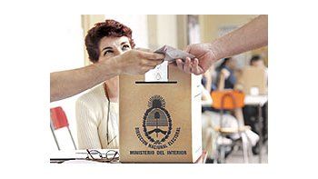 ámbito.com | La Justicia Electoral escuchará hoy los temores de la oposición sobre un eventual fraude electoral.Pedirán fiscales hasta en el armado de urnas.