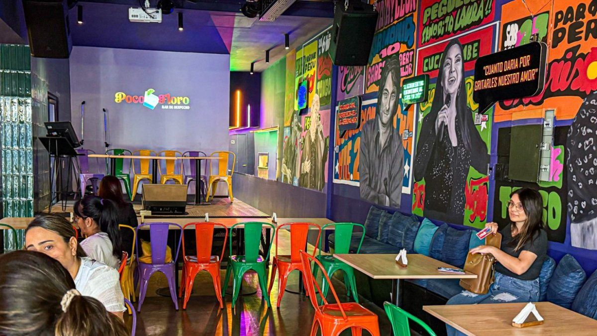 The bar with thematic cocktails where love sentences are funny