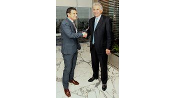 Miguel Galuccio y el iraní Alí Moshiri