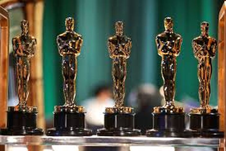 Se crea en 1927, En Los Ángeles, California, la Academia de Artes y Ciencias Cinematográficas. Se crea en 1927, En Los Ángeles, California, la Academia de Artes y Ciencias Cinematográficas.