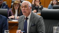 Carlos Negro se disculpó en el Parlamento tras el incidente que protagonizó.