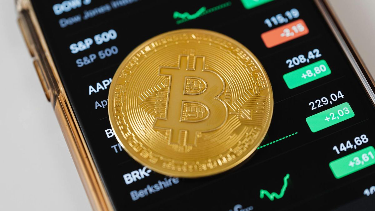 Bitcoin stays at 3,000 as institutional capital boosts crypto market