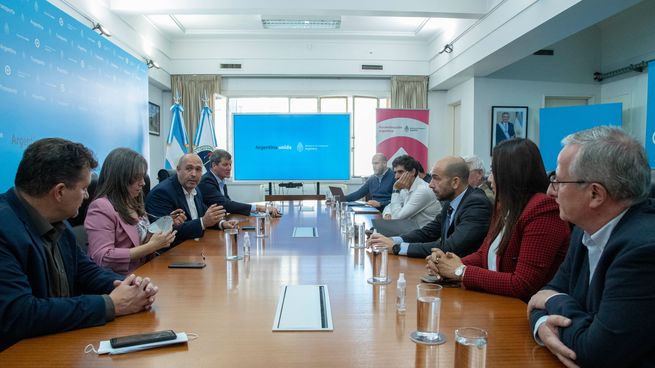 Alexis Guerrera encabezó la reunión en el Ministerio de Transporte.&nbsp;