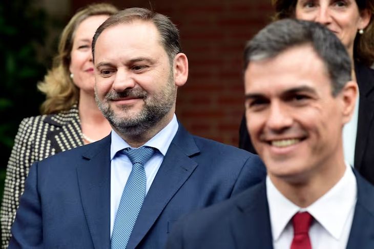 El exministro español, José Luis Ábalos, fue detenido y enfrentará la prisión preventiva.