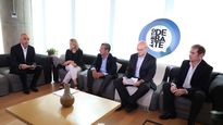 El primer panel fue moderado por Julián Guarino y participaron Agustina Zenarruza, Gerente de Sustentabilidad en Pan American Energy; Juan Carlos Mirande, Gerente de Relaciones Institucionales de Los Balcanes S.A.; Ignacio Duelo, Gerente de Comunicación Institucional de Ledesma; y Carlos Galmarini. Director de Asuntos Públicos y Comunicaciones en Ford Argentina.