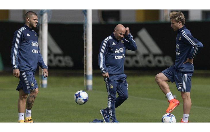 Sampaoli sigue probando esquemas y jugadores, aunque todo hace indicar que no variará su propuesta ofensiva.