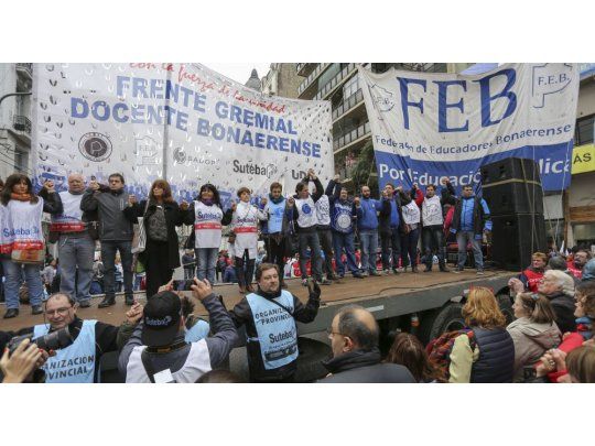 Docentes bonaerenses se movilizaron en La Plata.