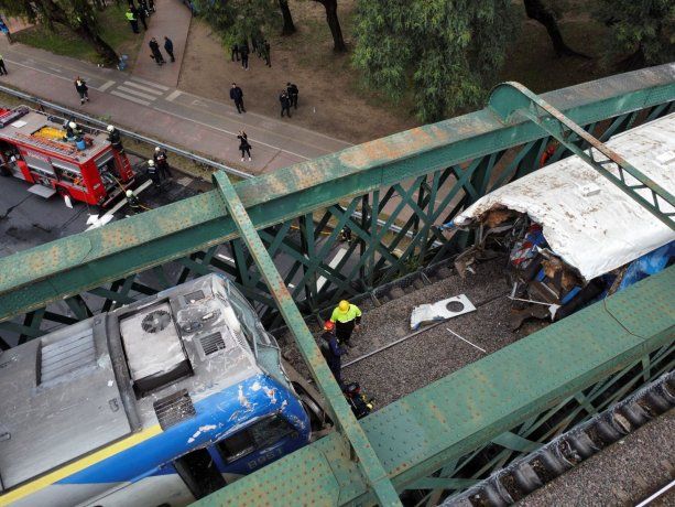 Tanto el servicio con trayecto de Buenos Aires a Junín como el de Buenos Aires a Justo Daract están interrumpidos por el choque de trenes ocurrido en Palermo el pasado 10 de mayo.  