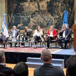 La atmósfera del Foro por la Ley de Lobby osciló entre el beneplácito por la apertura de un debate largamente postergado en el país y una profunda solemnidad técnica. La atmósfera del Foro por la Ley de Lobby osciló entre el beneplácito por la apertura de un debate largamente postergado en el país y una profunda solemnidad técnica.