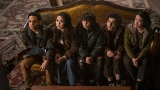 Escalofríos: La serie esta basada en las novelas de terror de R. L. Stine.