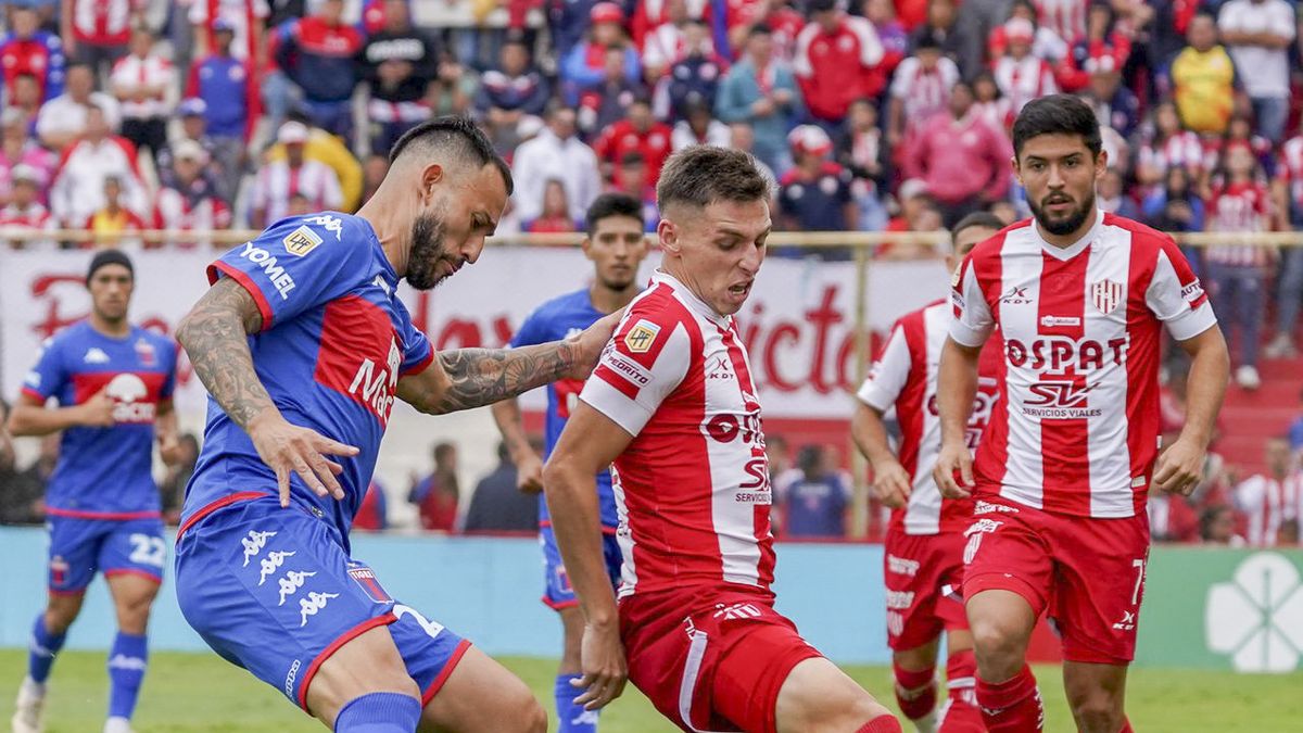 Unión added a point in Méndez’s debut