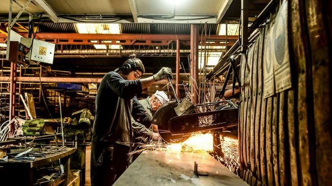 También participaron del encuentro Guillermo Merediz, secretario de la Pequeña y Mediana Empresa y los Emprendedores de la Nación; Ariel Schale, secretario de Industria, Economía del Conocimiento y Gestión Comercial Externa.