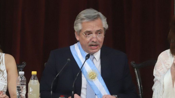 El presidente Alberto Fernández aseguró que para poner a la Argentina de pie el proyecto debe ser propio y dictado por nosotros y no por alguien de afuera con remanidas recetas que siempre han fracasado.