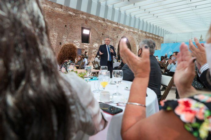 El Presidente anunció un bono de fin de año que beneficia a más de 4.6 millones de jubilados y pensionados.