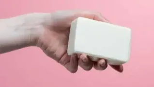 Los especialistas recomiendan utilizar productos alternativos que hidraten la piel Los especialistas recomiendan utilizar productos alternativos que hidraten la piel