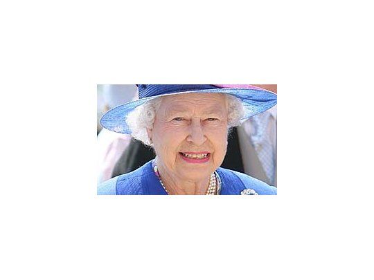 La reina Isabel, interesada en la crisis económica