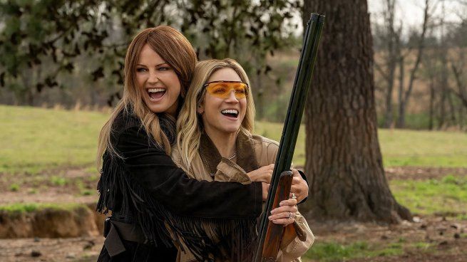 Malin Akerman y Brittany Snow en The hunting wives.&nbsp;&nbsp;