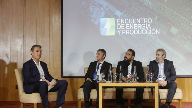 Empresarios conocieron en que la importancia del desarrollo de tecnología asociada a las energías renovables.