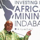 Gwede Mantashe, ministro de minería y petróleo de Sudáfrica, durante la apertura de la conferencia Investing in Africa Mining Indaba 2026. Gwede Mantashe, ministro de minería y petróleo de Sudáfrica, durante la apertura de la conferencia Investing in Africa Mining Indaba 2026.