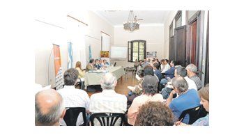 El ministro de Asuntos Agrarios de la provincia de Buenos Aires, Ariel Franetovich, anunció la creación del área apícola en la cartera, al presidir la quinta reunión del sector.