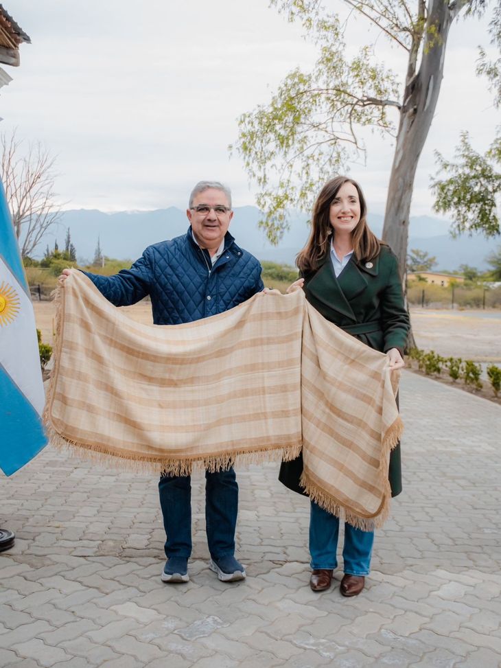El gobernador de Catamarca, Raúl Jalil, y Victoria Villarruel, durante la Fiesta Nacional del Poncho. El gobernador de Catamarca, Raúl Jalil, y Victoria Villarruel, durante la Fiesta Nacional del Poncho.