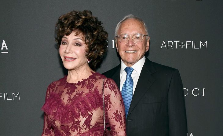 Lynda Resnick Junto a su esposo, Stewart Resnick, fundaron The Wonderful Company, la empresa agrícola con la que ganan millones Lynda Resnick Junto a su esposo, Stewart Resnick, fundaron The Wonderful Company, la empresa agrícola con la que ganan millones