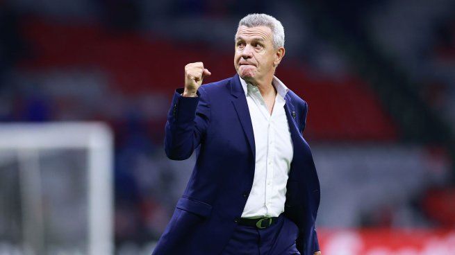 El técnico de la Selección Mexicana, Javier Aguirre, fue nominado por la IFFHS entre los mejores estrategas del 2025.