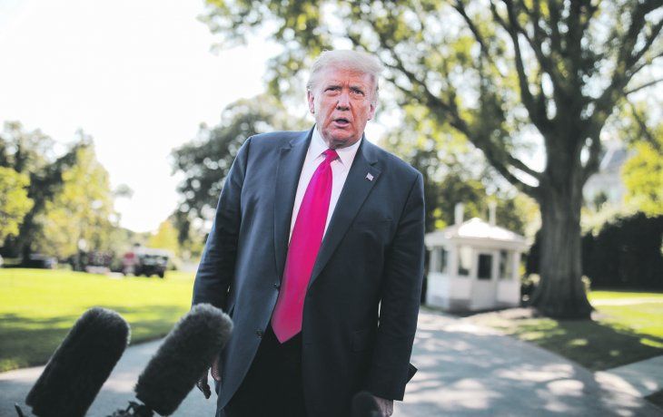 GESTO. Donad Trump busca atraer al electorado conservador y evangelista de cara a los comicios presidenciales del 3 de noviembre.