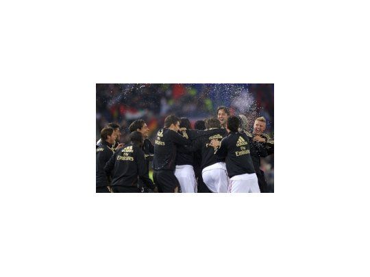 Los jugadores del Milan festeja la obtención de la liga italiana.