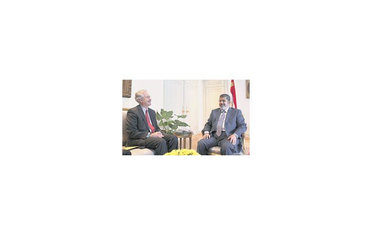El presidente de Egipto, Mohamed Mursi, recibió ayer en El Cairo al subsecretario de Estado norteamericano, William Burns. Se anunció que se reunirá con Barack Obama en septiembre en Nueva York, en el marco de la Asamblea General de la ONU.