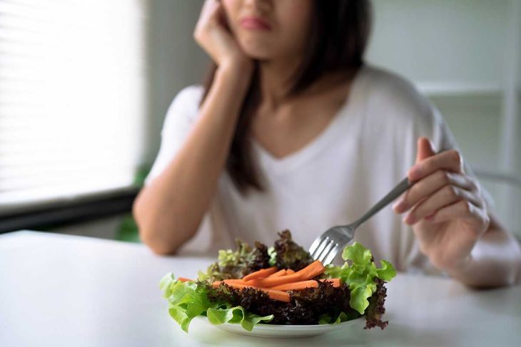 The loss of constant appetite may be due to a malfunction of the liver. The loss of constant appetite may be due to a malfunction of the liver.
