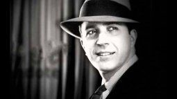 For a head, Gardel's masterpiece that has a profound metaphor. For a head, Gardel's masterpiece that has a profound metaphor.