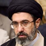 EEUU ofrece recompensa por el lider iraní Mojtaba Khamenei. EEUU ofrece recompensa por el lider iraní Mojtaba Khamenei.