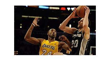 Emanuel Ginóbili tuvo un mal partido y los Spurs cayeron ante Los Ángeles Lakers.