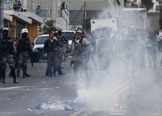 Policías se manifiestasn en las calles contra la decisión del Gobierno de reducir beneficios