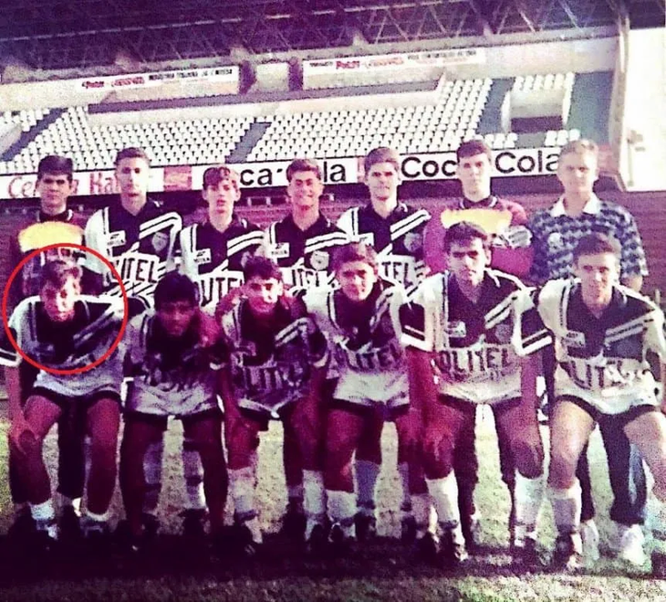 Claus as a player on the left. Claus as a player on the left.