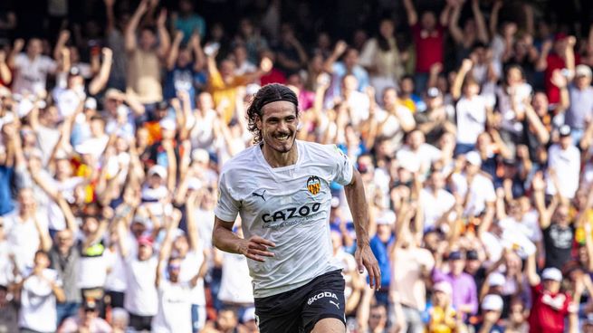 Cavani reconoció su interés de jugar en Boca y le abrió otra puerta para el futuro.