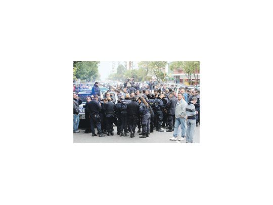 Luego de la escalada de motines policiales que azotó a buena parte del país, surgieron nuevas señales de malestar en Entre Ríos y Mendoza.