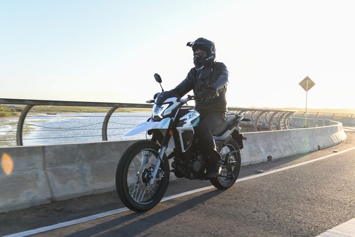 ZR 150 and ZR 200 OHC models will be available in White, Red, Blue and Silver colors, while the ZR 250 OHC will be offered in Silver Green, Red, Blue and White.