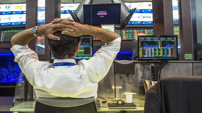 Dura reacción de los mercados en Brasil: la Bolsa de San Pablo se derrumbó más de 13% y el real se debilitó un 11%