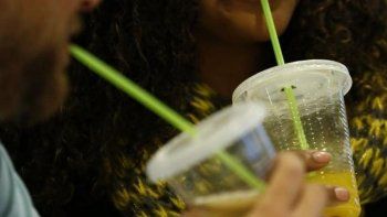 desde hoy, no se pueden ofrecer sorbetes en comercios de la ciudad