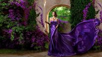 El violeta es un color poderoso para usar en tus outfits y tiene muchos significados.