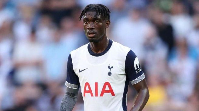 Yves Bissouma, jugador del Tottenham, generó polémica por un video drogándose.