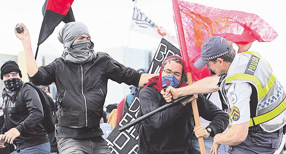 Repudio y violencia (foto 1)