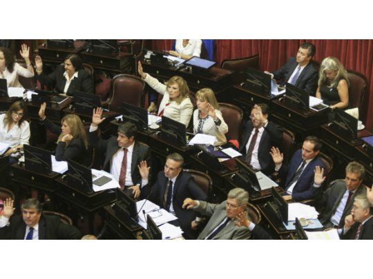 El Senado aprobó ley para salir del default